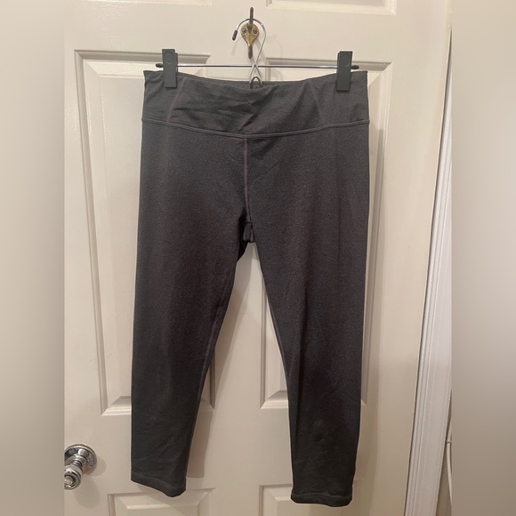 Gray High-Waisted Crop Legging - Picture 1 of 2